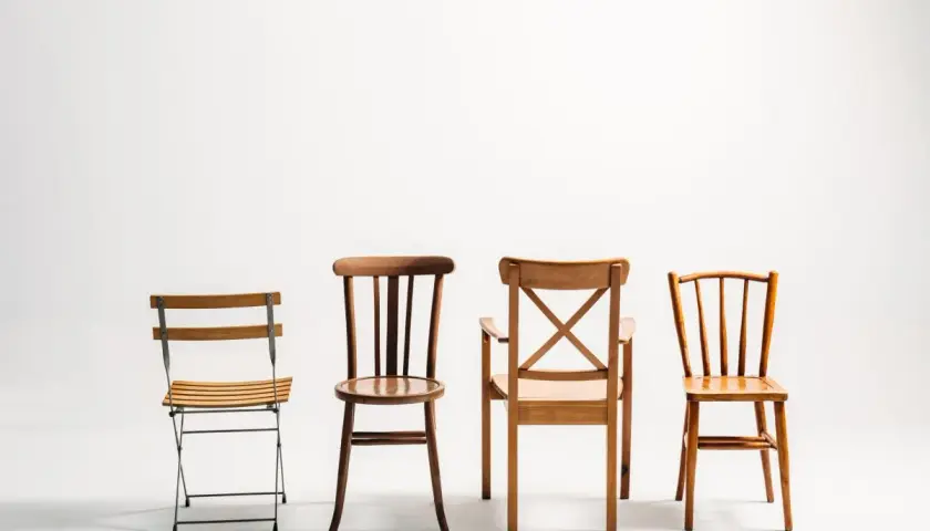 Czym skleić krzesło drewniane? Wybierz klej i napraw trwale!