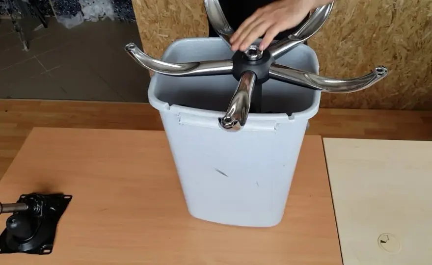 Jak naprawić kółka w krześle obrotowym? Poradnik krok po kroku